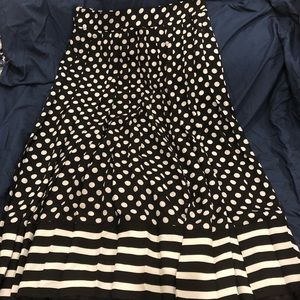 Kate Spade Size 10 Black & White Polka Dot Skirt